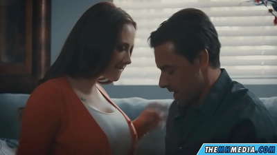 Mmekọahụ ịhụnanya na ezigbo nne busty